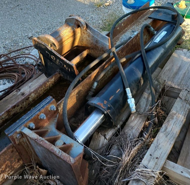 image for item MJ9415 Excavator wood splitter