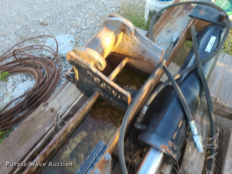 image for item MJ9415 Excavator wood splitter