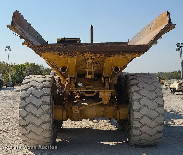 image for item MJ9421 1996 Caterpillar D400D haul truck