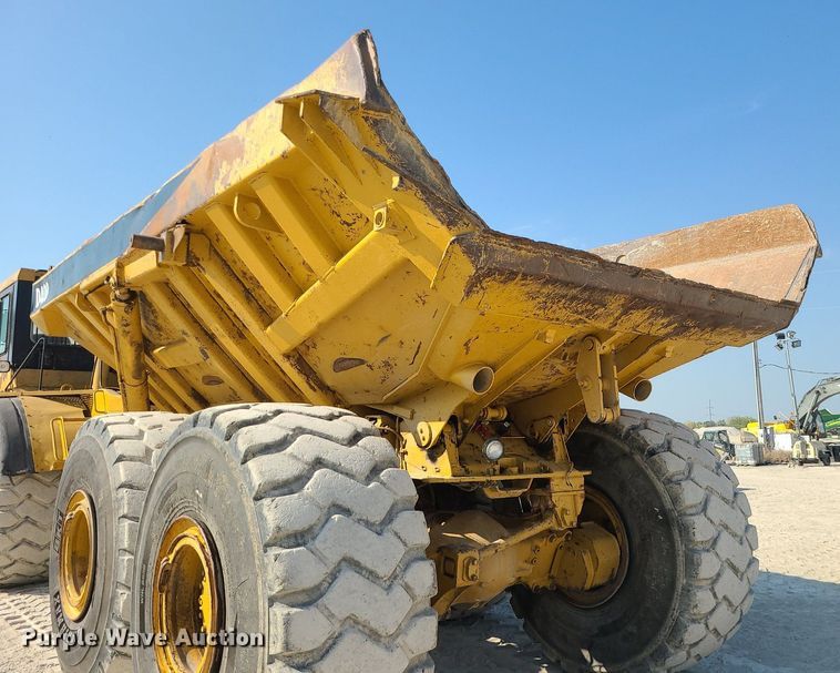 image for item MJ9421 1996 Caterpillar D400D haul truck