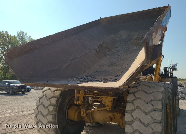 image for item MJ9421 1996 Caterpillar D400D haul truck