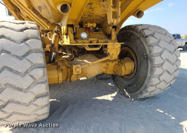 image for item MJ9421 1996 Caterpillar D400D haul truck
