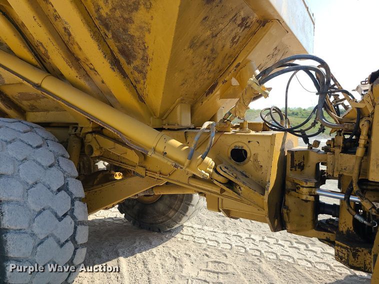 image for item MJ9421 1996 Caterpillar D400D haul truck