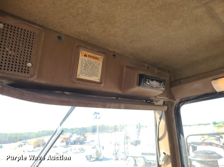 image for item MJ9421 1996 Caterpillar D400D haul truck