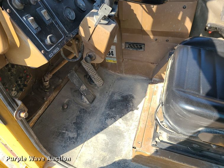 image for item MJ9421 1996 Caterpillar D400D haul truck