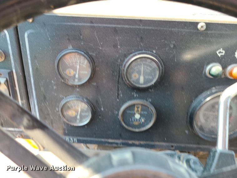 image for item MJ9421 1996 Caterpillar D400D haul truck