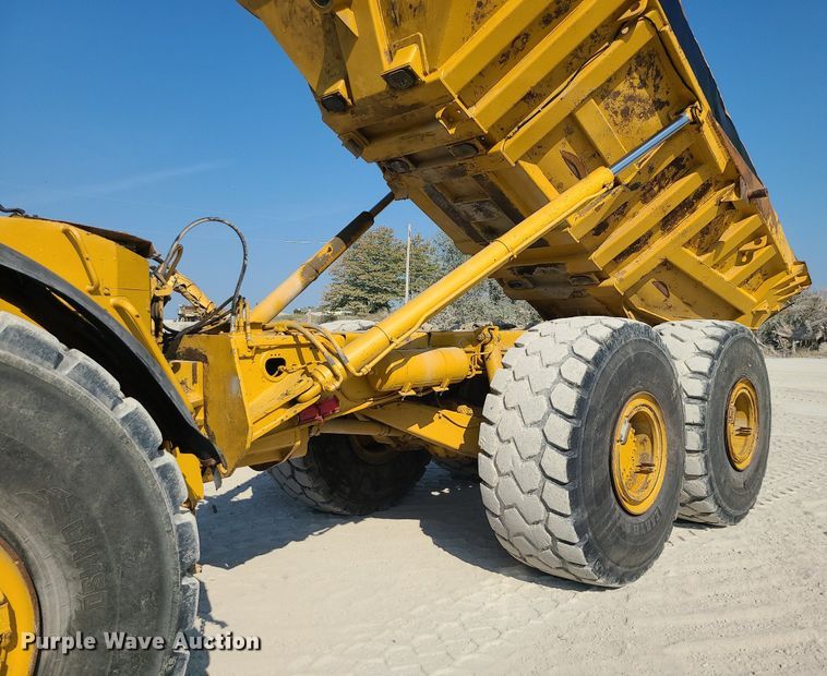 image for item MJ9421 1996 Caterpillar D400D haul truck