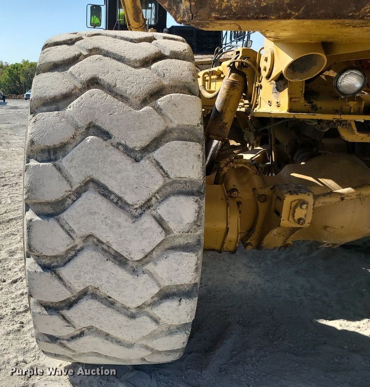 image for item MJ9421 1996 Caterpillar D400D haul truck