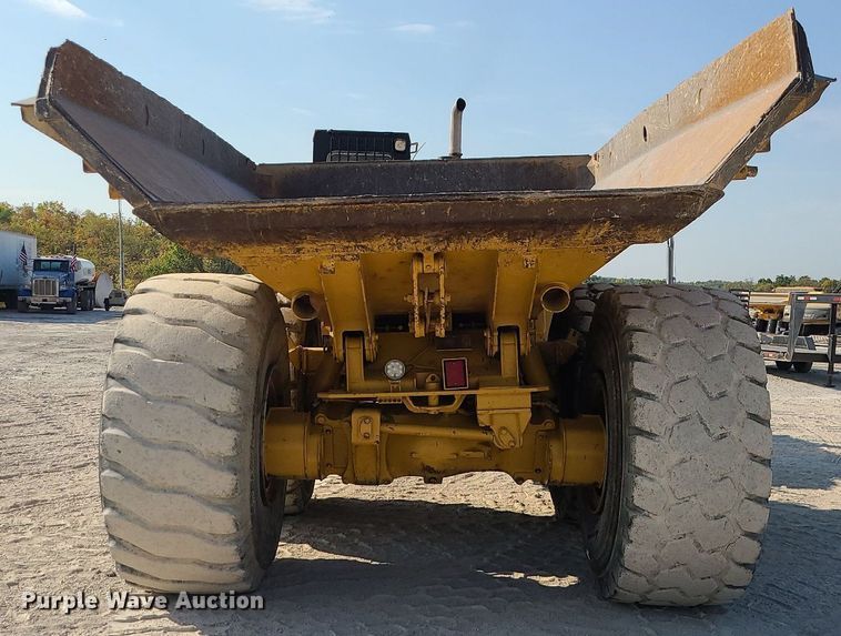 image for item MJ9422 1996 Caterpillar  D400D haul truck