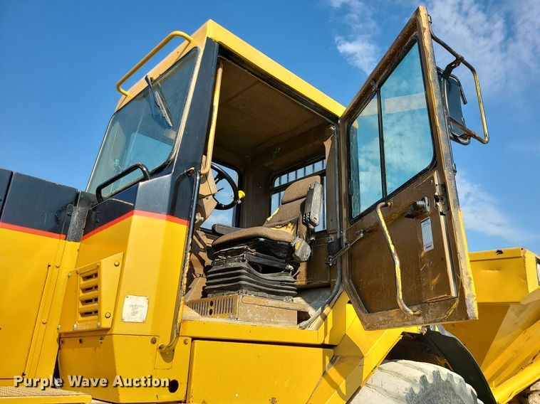 image for item MJ9422 1996 Caterpillar  D400D haul truck