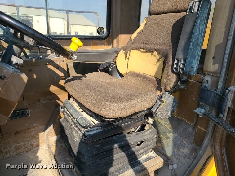 image for item MJ9422 1996 Caterpillar  D400D haul truck