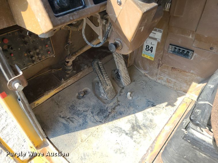 image for item MJ9422 1996 Caterpillar  D400D haul truck