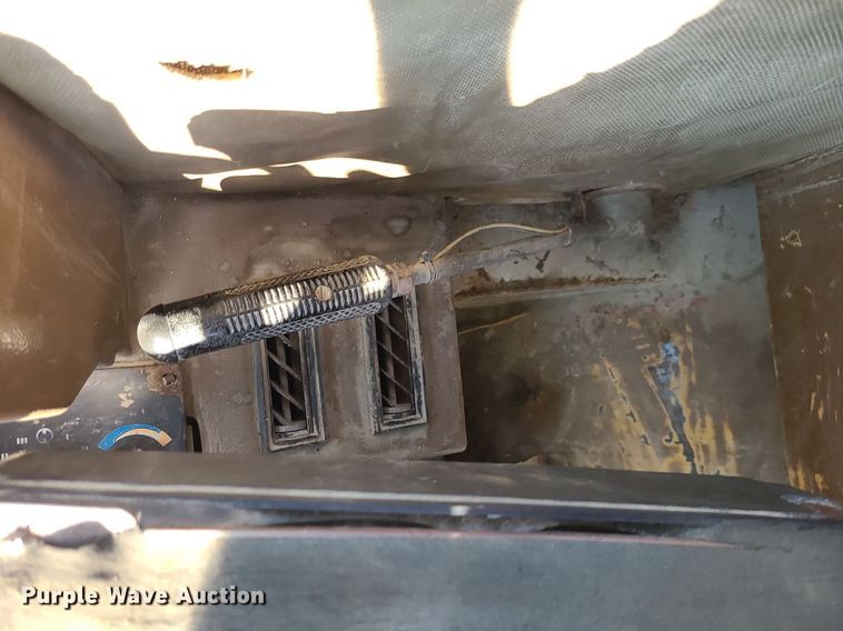 image for item MJ9422 1996 Caterpillar  D400D haul truck