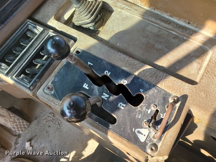 image for item MJ9422 1996 Caterpillar  D400D haul truck