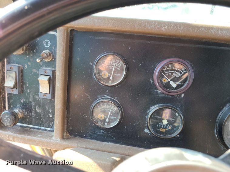 image for item MJ9422 1996 Caterpillar  D400D haul truck