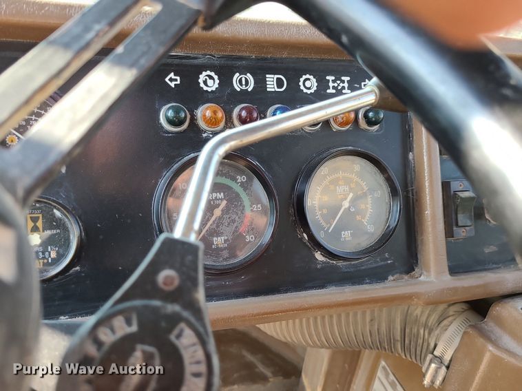 image for item MJ9422 1996 Caterpillar  D400D haul truck