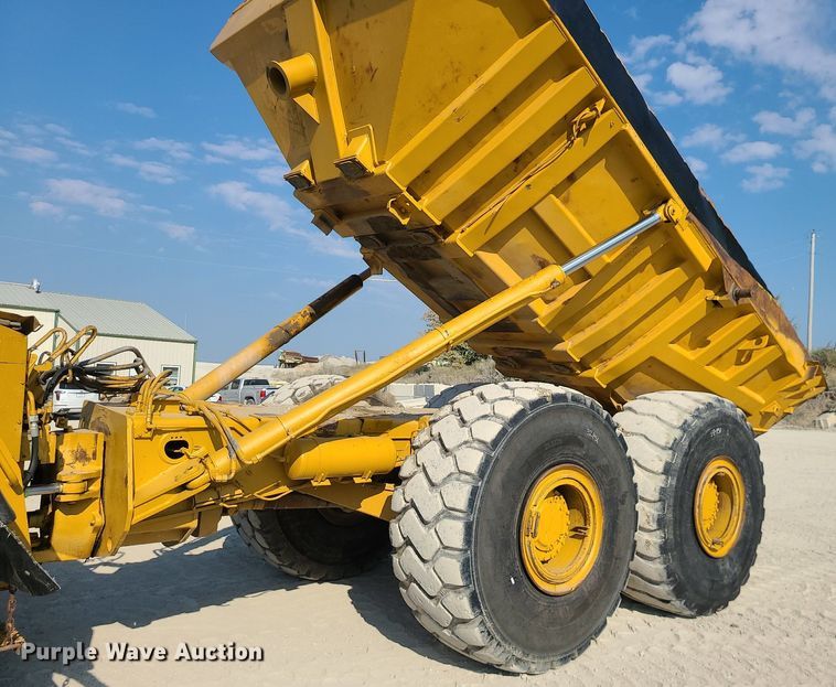 image for item MJ9422 1996 Caterpillar  D400D haul truck