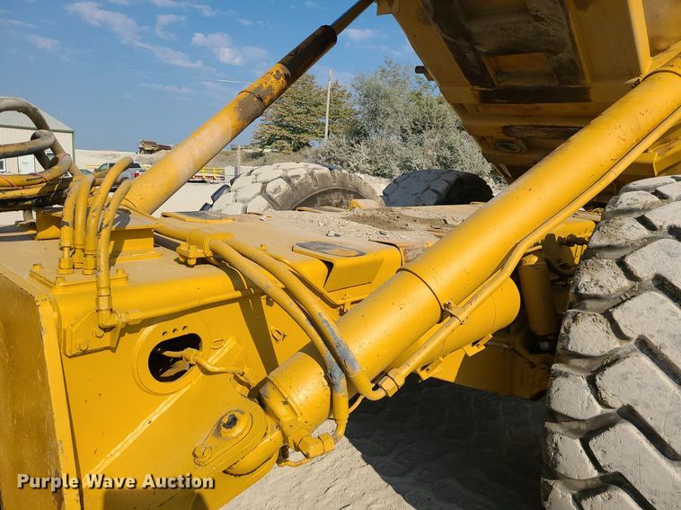 image for item MJ9422 1996 Caterpillar  D400D haul truck