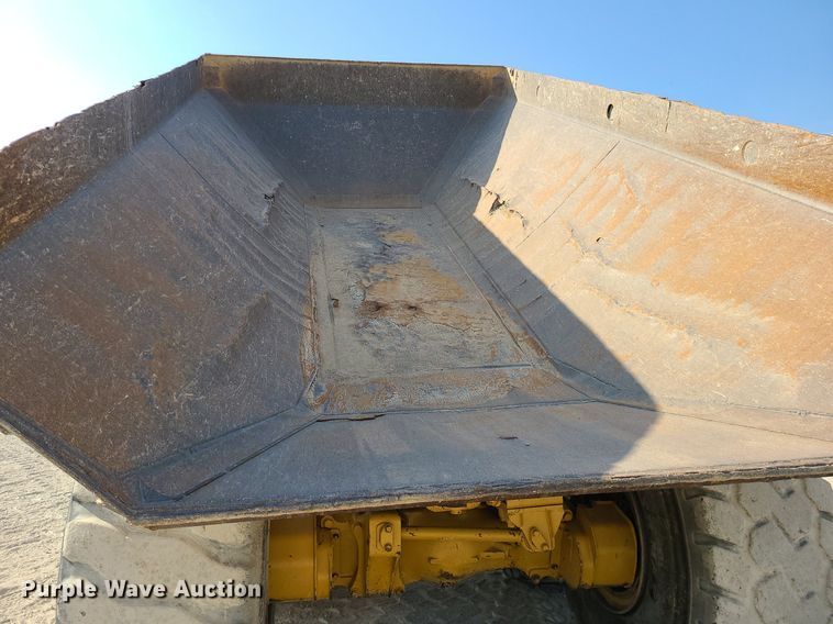image for item MJ9422 1996 Caterpillar  D400D haul truck