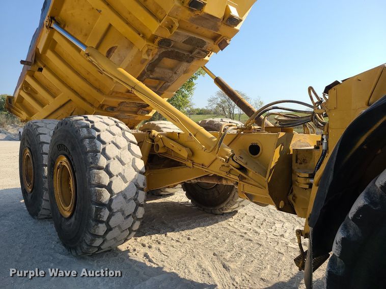 image for item MJ9422 1996 Caterpillar  D400D haul truck