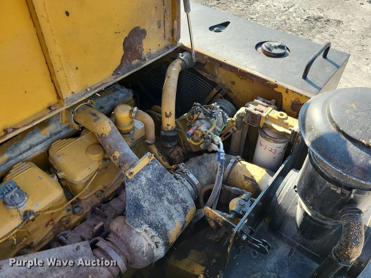 image for item MJ9422 1996 Caterpillar  D400D haul truck