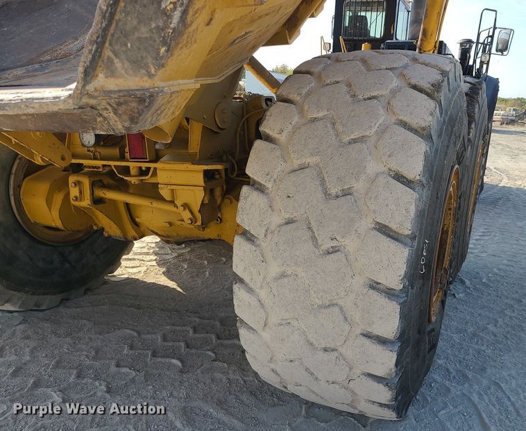 image for item MJ9422 1996 Caterpillar  D400D haul truck