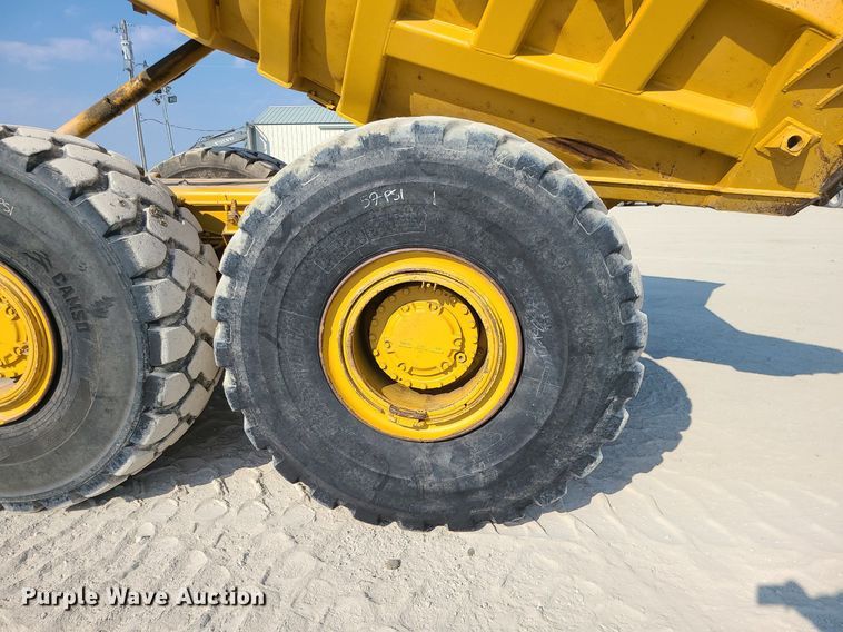 image for item MJ9422 1996 Caterpillar  D400D haul truck