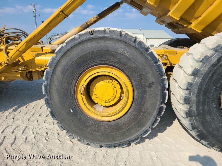 image for item MJ9422 1996 Caterpillar  D400D haul truck