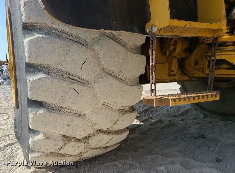 image for item MJ9422 1996 Caterpillar  D400D haul truck