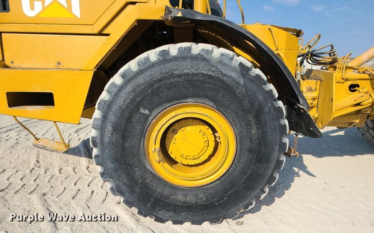 image for item MJ9422 1996 Caterpillar  D400D haul truck