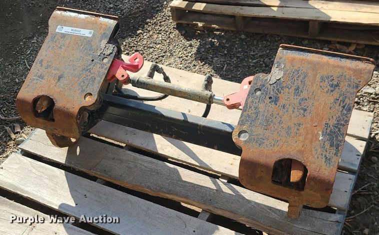 image for item MJ9432 Skid steer quick attachment