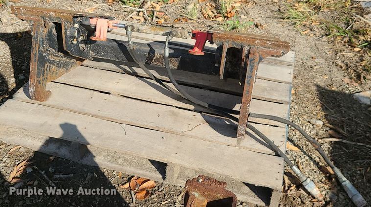 image for item MJ9432 Skid steer quick attachment