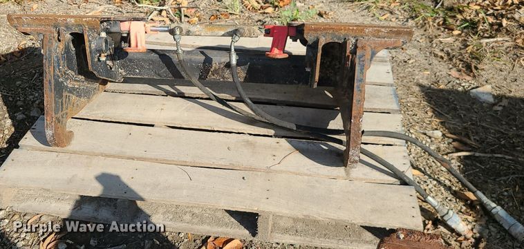 image for item MJ9432 Skid steer quick attachment