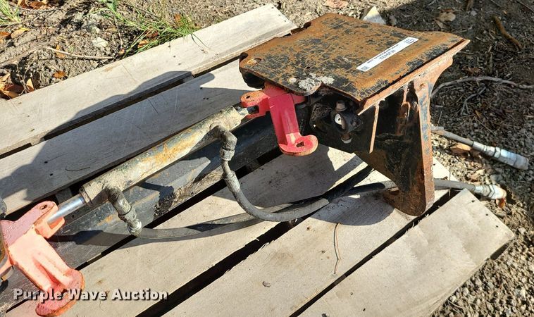 image for item MJ9432 Skid steer quick attachment