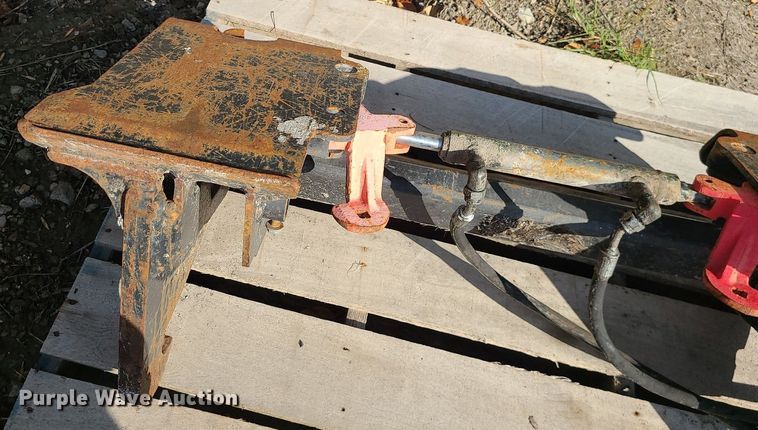 image for item MJ9432 Skid steer quick attachment