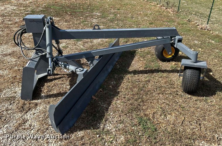 image for item MO9052 Skid steer grader