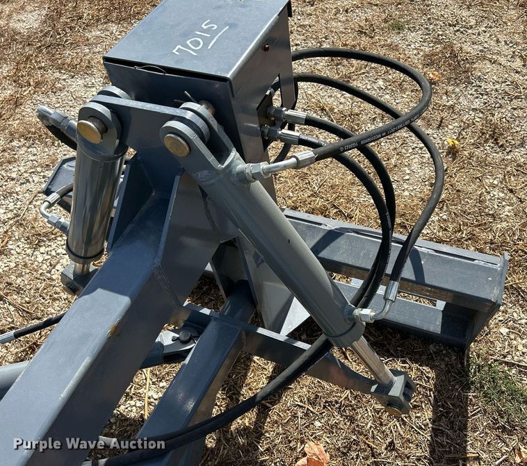 image for item MO9052 Skid steer grader