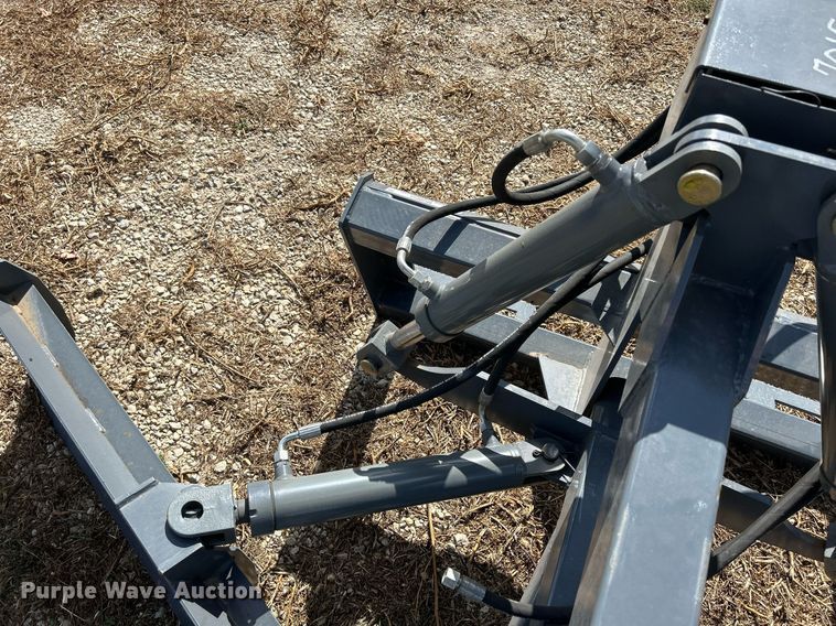 image for item MO9052 Skid steer grader