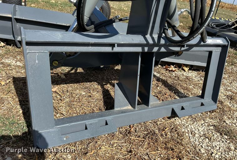 image for item MO9052 Skid steer grader