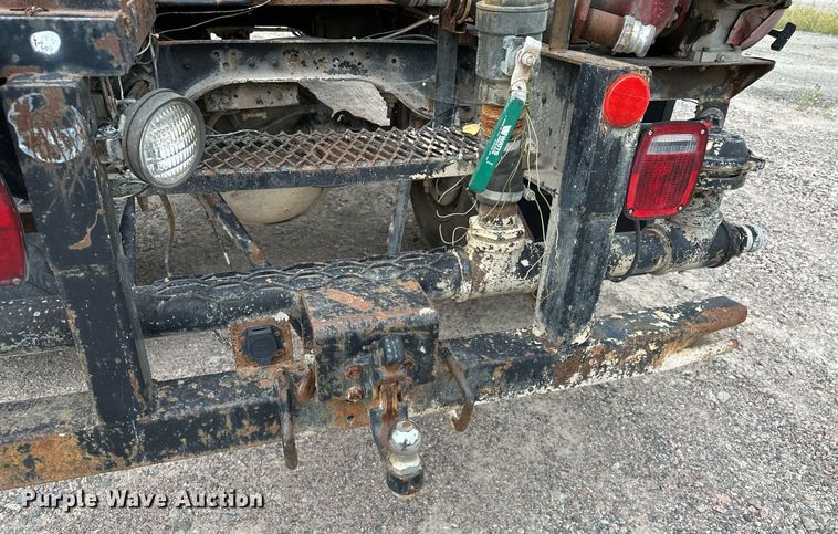 image for item MQ9400 1990 Ford F700  water truck