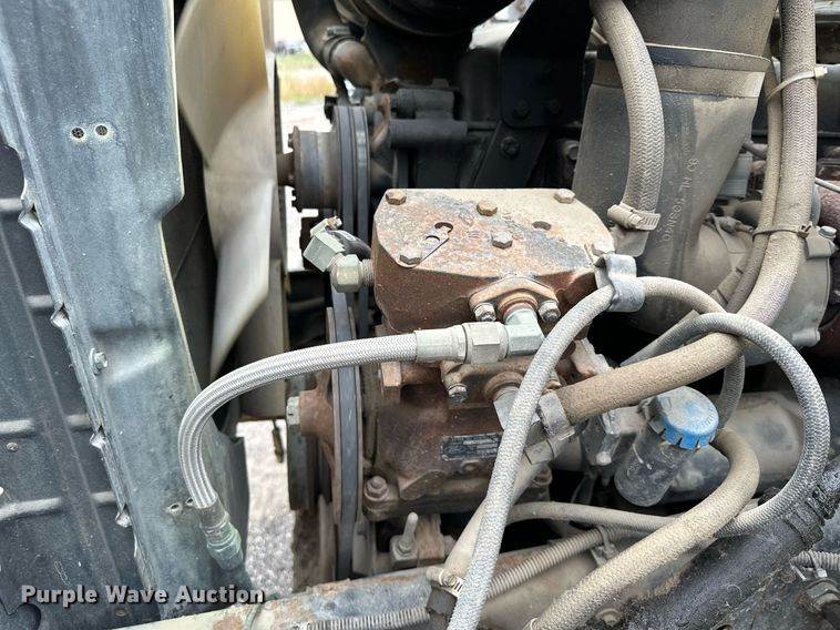 image for item MQ9400 1990 Ford F700  water truck