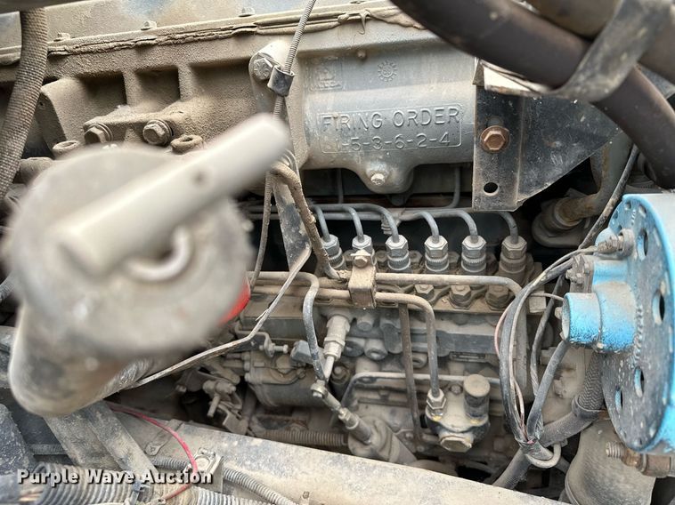 image for item MQ9400 1990 Ford F700  water truck