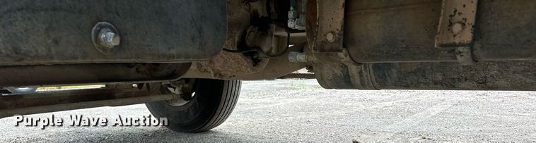 image for item MQ9402 1997 Ford F800  water truck