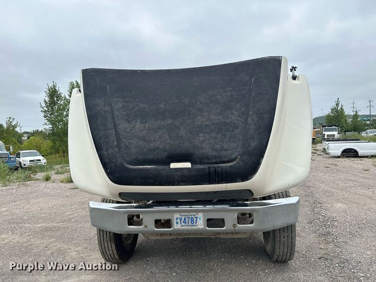 image for item MQ9402 1997 Ford F800  water truck