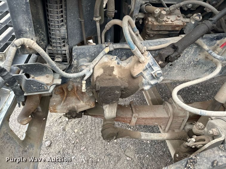 image for item MQ9402 1997 Ford F800  water truck