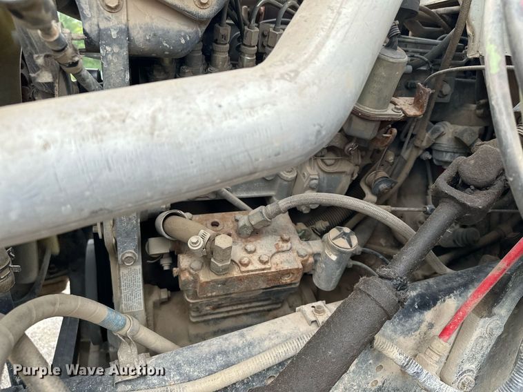 image for item MQ9402 1997 Ford F800  water truck