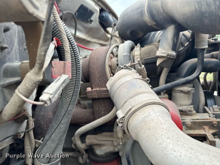 image for item MQ9402 1997 Ford F800  water truck