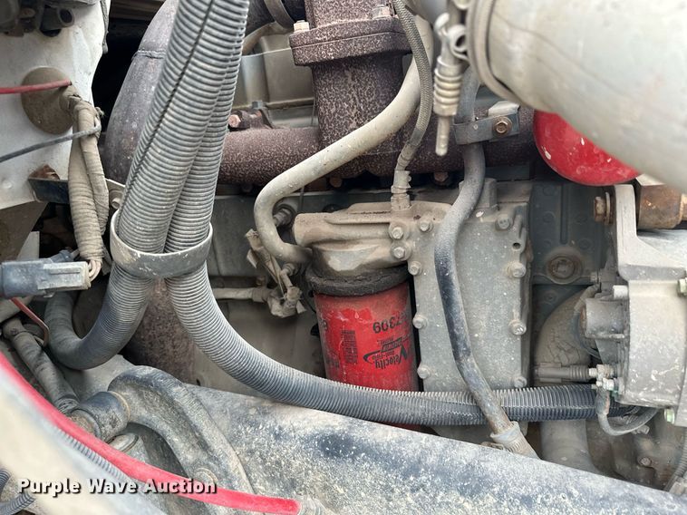 image for item MQ9402 1997 Ford F800  water truck