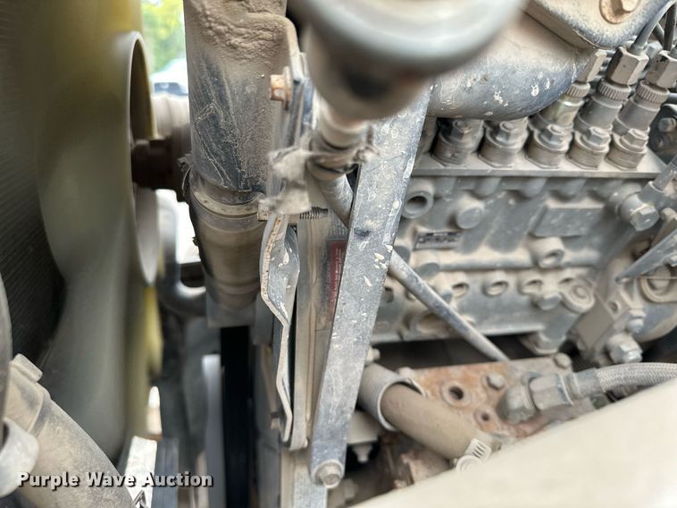 image for item MQ9402 1997 Ford F800  water truck