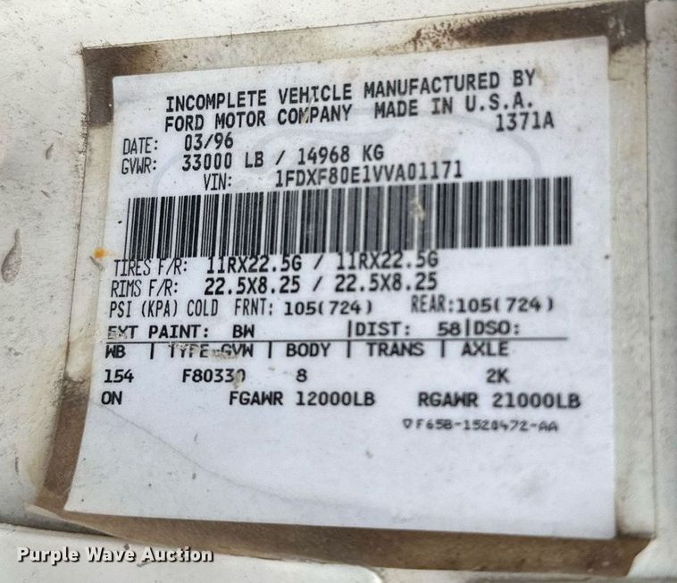 image for item MQ9402 1997 Ford F800  water truck